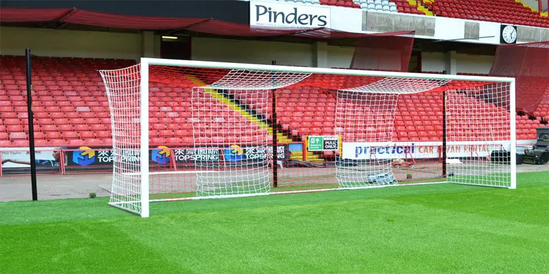 Kích thước sân bóng đá 11 người tiêu chuẩn bao nhiêu?