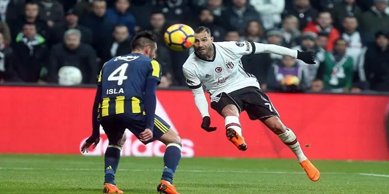 TRIVELA LÀ GÌ? Kỹ thuật sút bóng không phải ai cũng thành thục